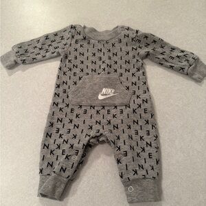 Baby boy long sleeve waffle thermal Nike grey black onesie size 3 month